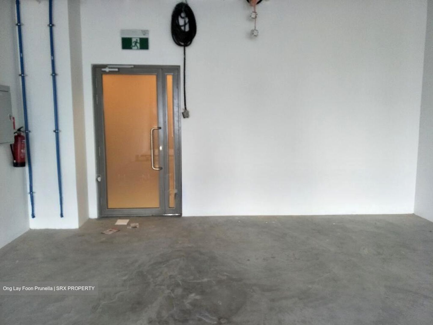 Connexion (D8), Retail #527949061